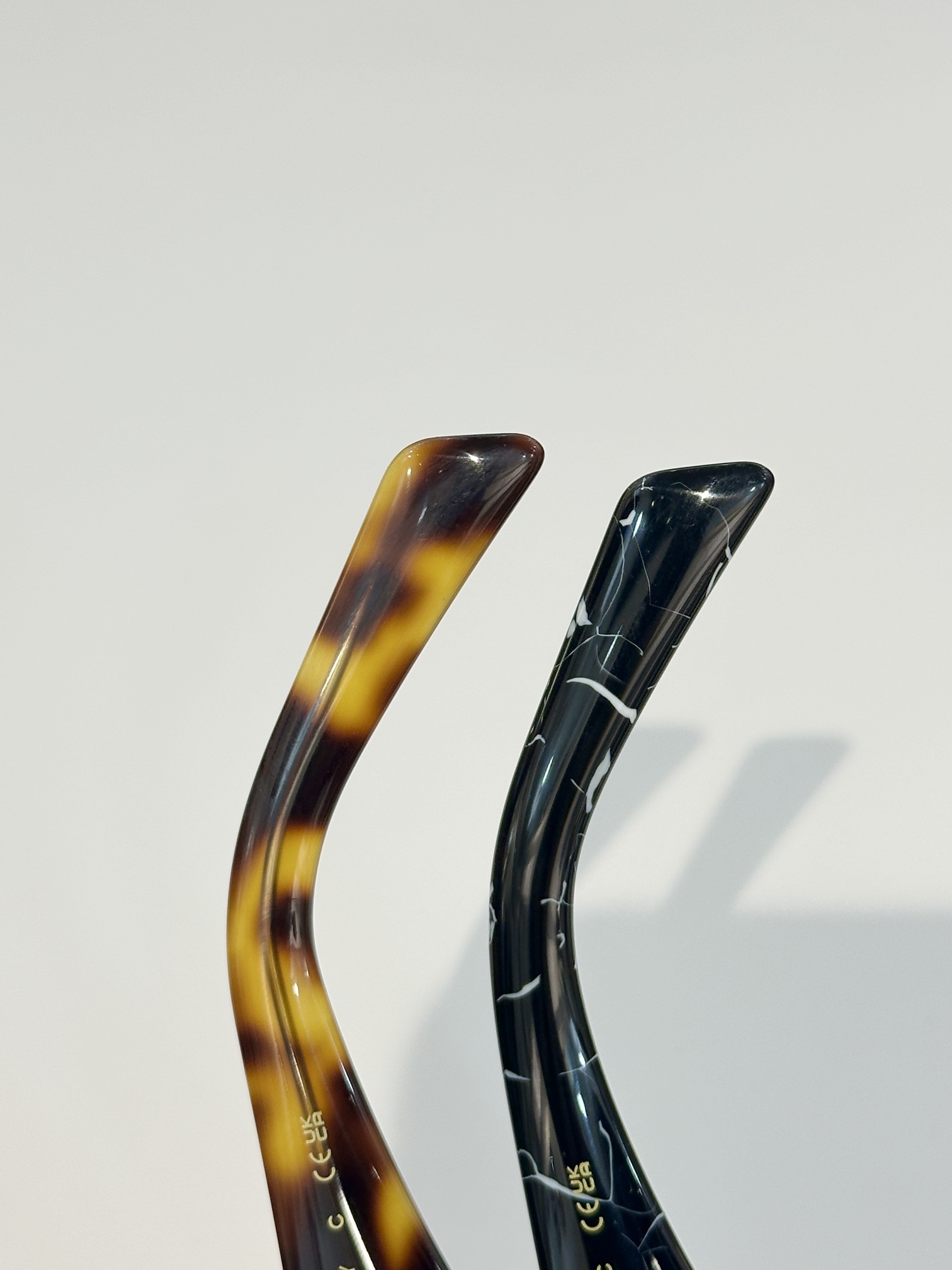  PRADA
MOD：PR 207VS
Size：54口20 148

