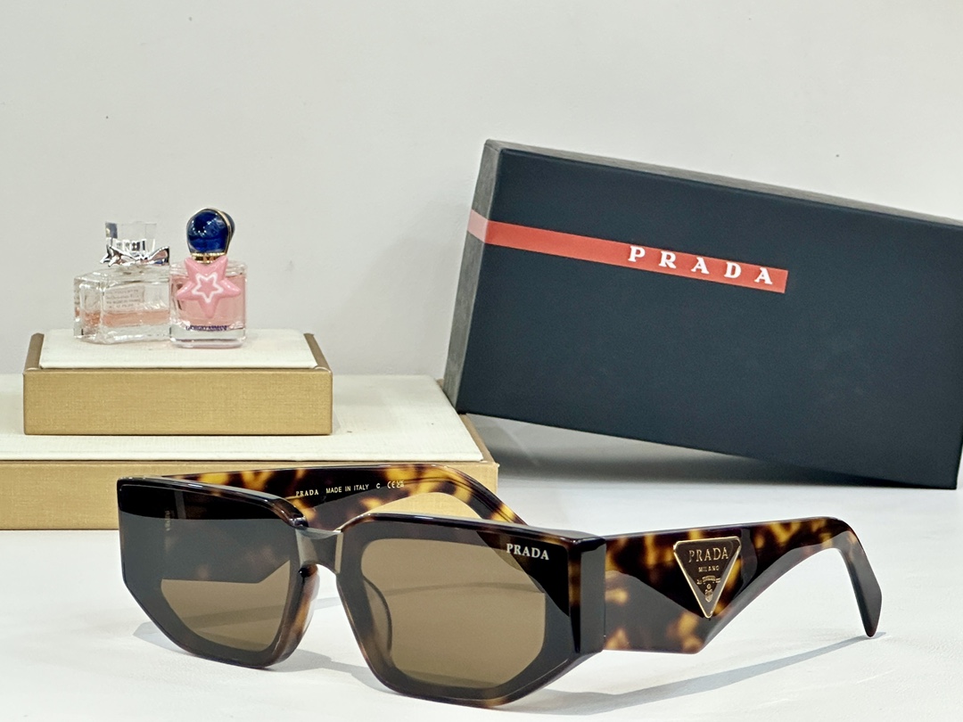  PRADA
MOD：PR 207VS
Size：54口20 148

