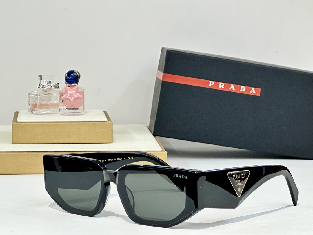  PRADA
MOD：PR 207VS
Size：54口20 148

