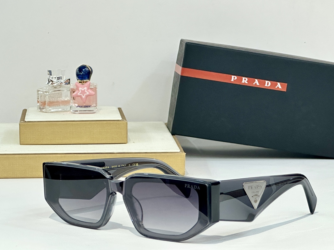  PRADA
MOD：PR 207VS
Size：54口20 148

