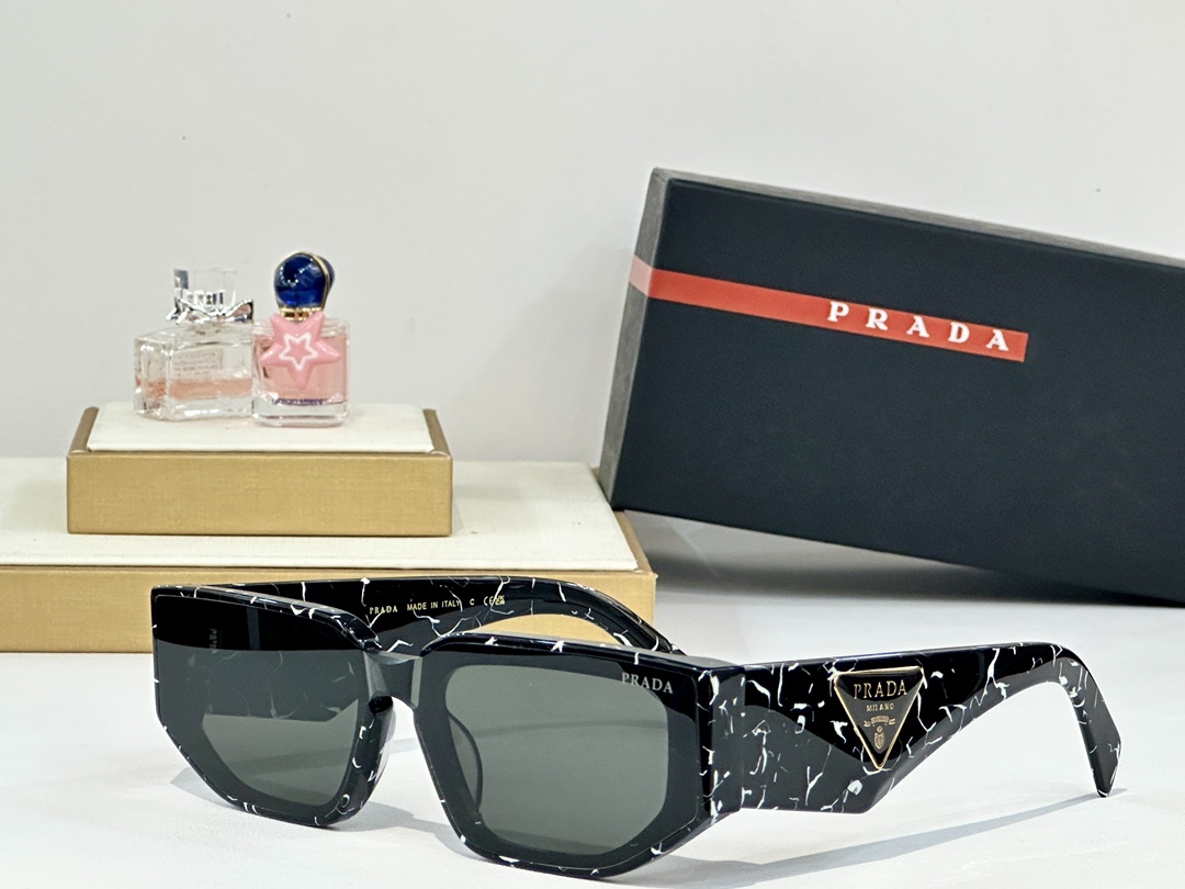  PRADA
MOD：PR 207VS
Size：54口20 148

