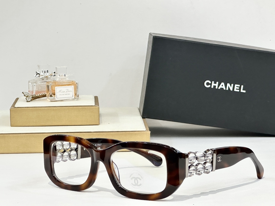  CHANEL
MODEL：5542 
SIZE：52口20-140
