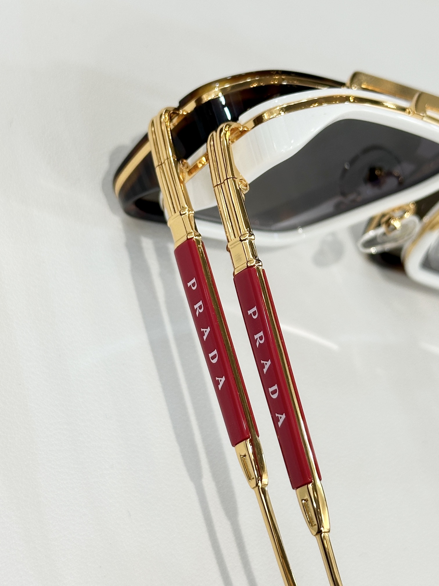  PRADA
MOD：PR202VS
Size：58口17 140

