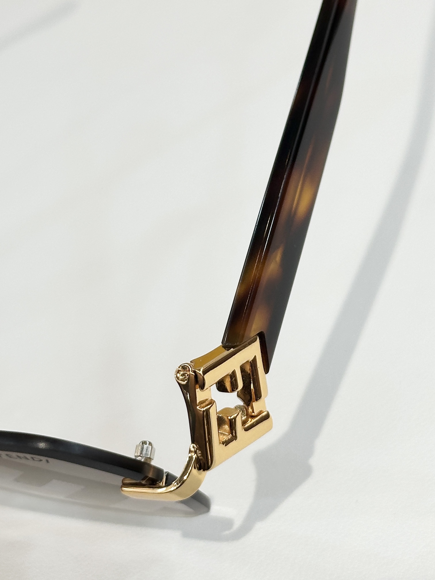  FENDI
MOD：FE4102
Size：58口17 140
