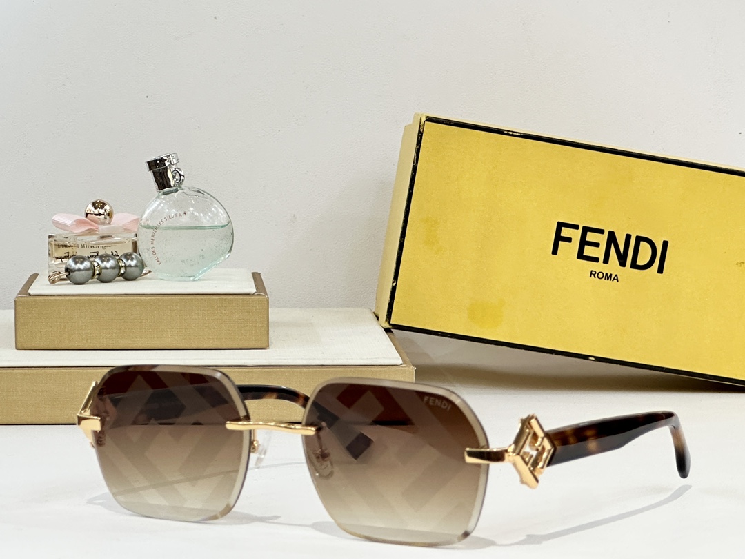  FENDI
MOD：FE4102
Size：58口17 140
