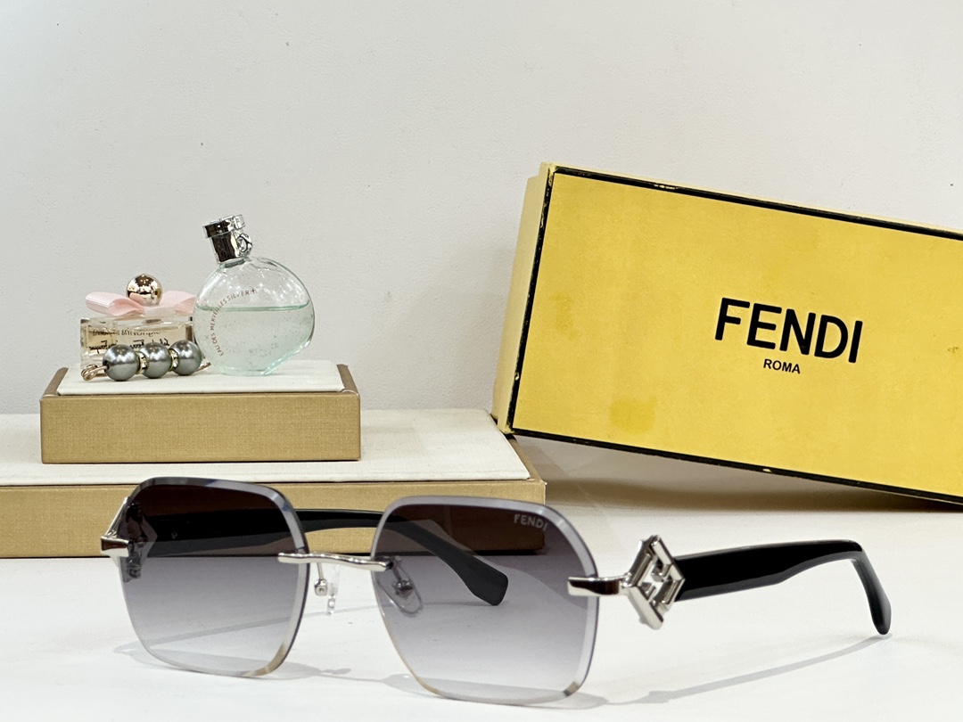  FENDI
MOD：FE4102
Size：58口17 140
