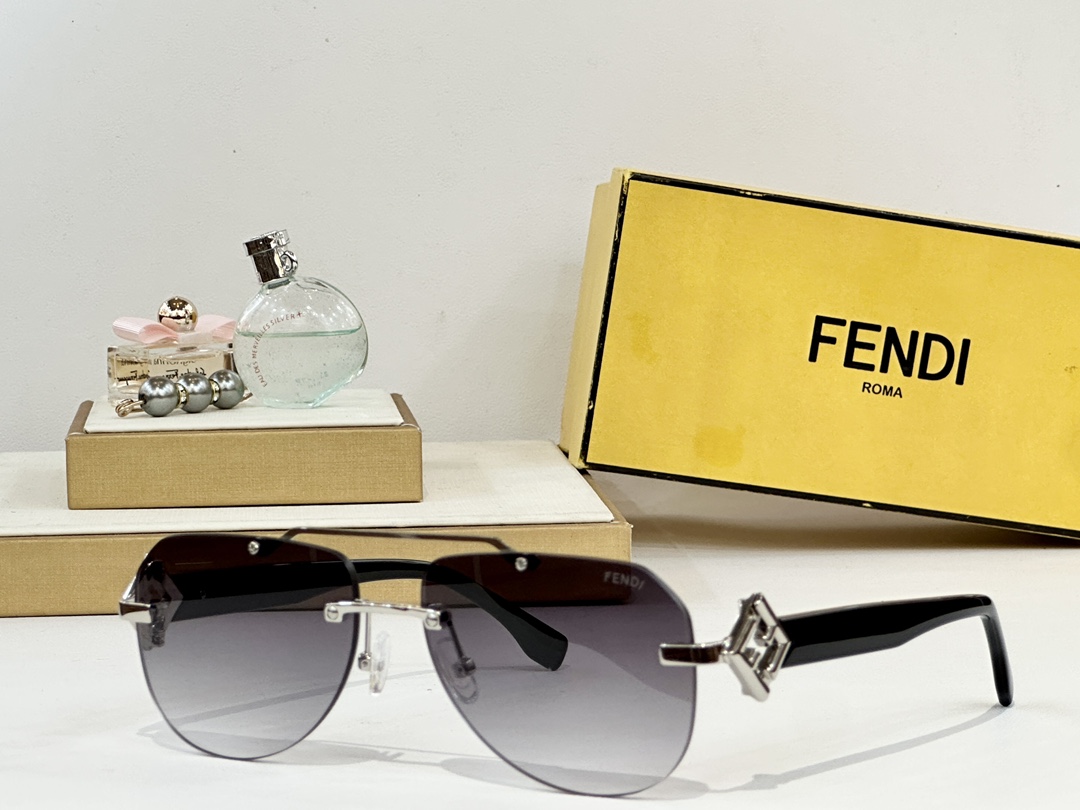  FENDI
MOD：FE4101
Size：58口15 140
