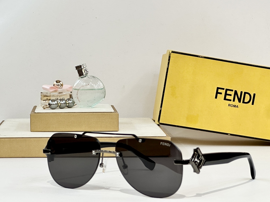  FENDI
MOD：FE4101
Size：58口15 140
