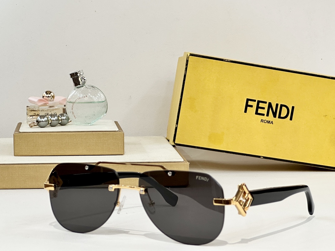  FENDI
MOD：FE4101
Size：58口15 140
