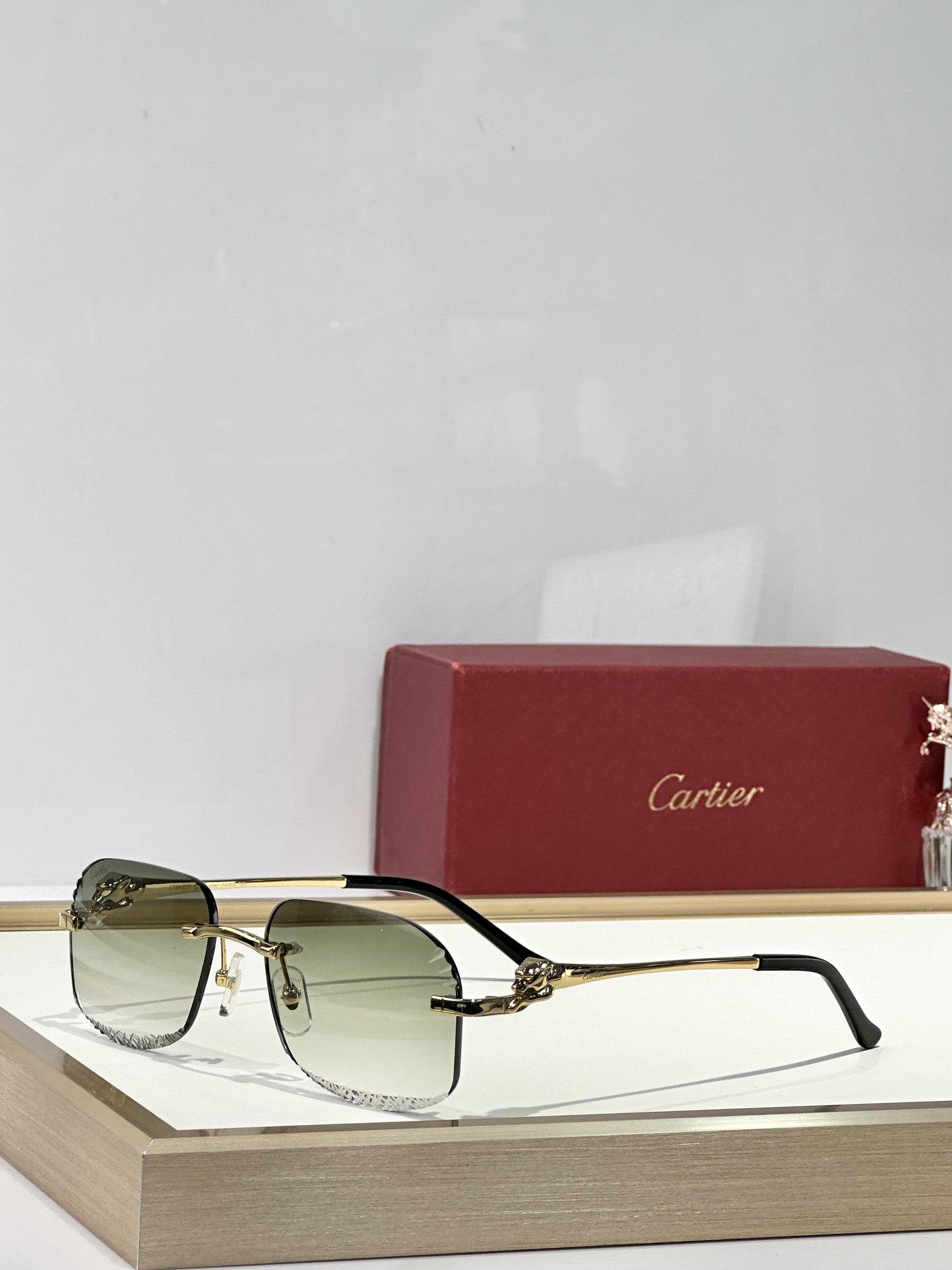  Cartier
MOD：CT0432S
Size：55口18 145
