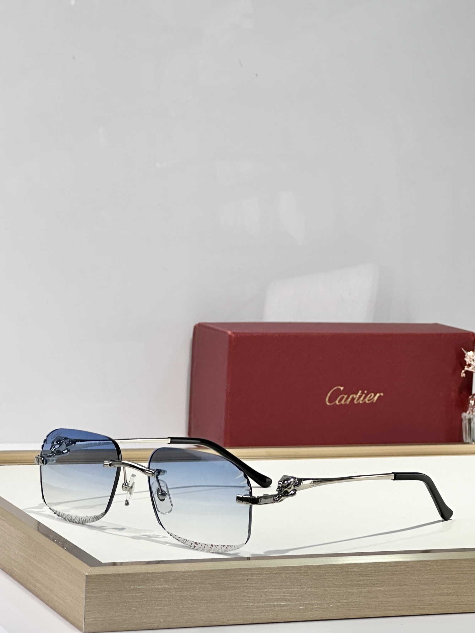  Cartier
MOD：CT0432S
Size：55口18 145
