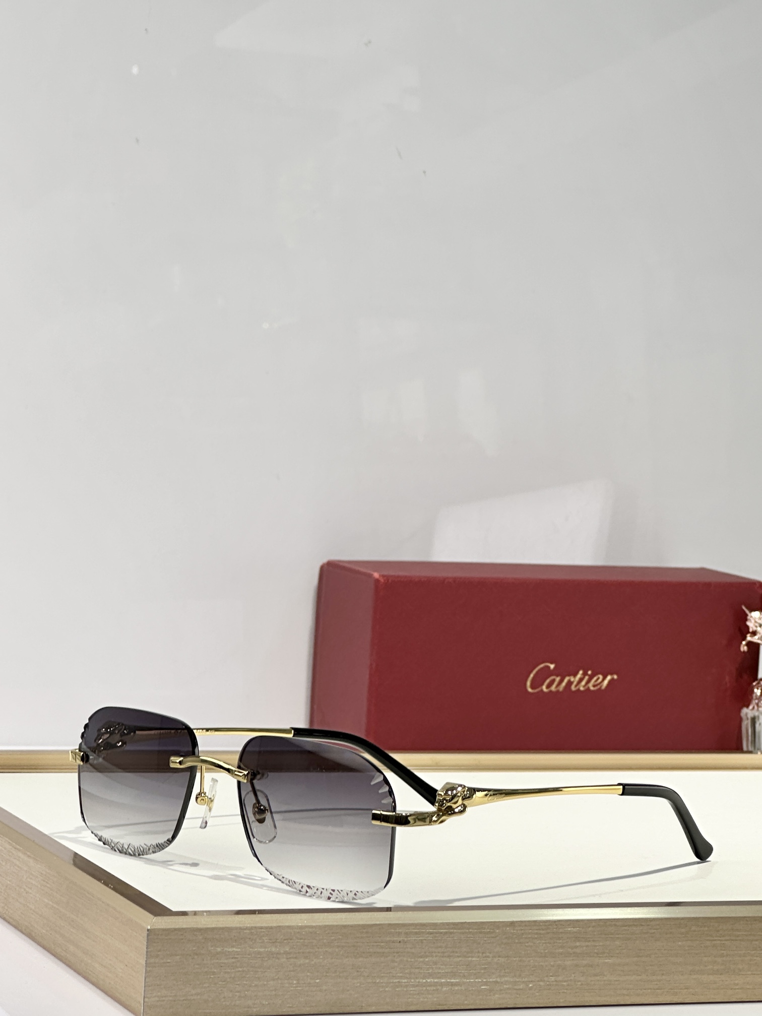  Cartier
MOD：CT0432S
Size：55口18 145
