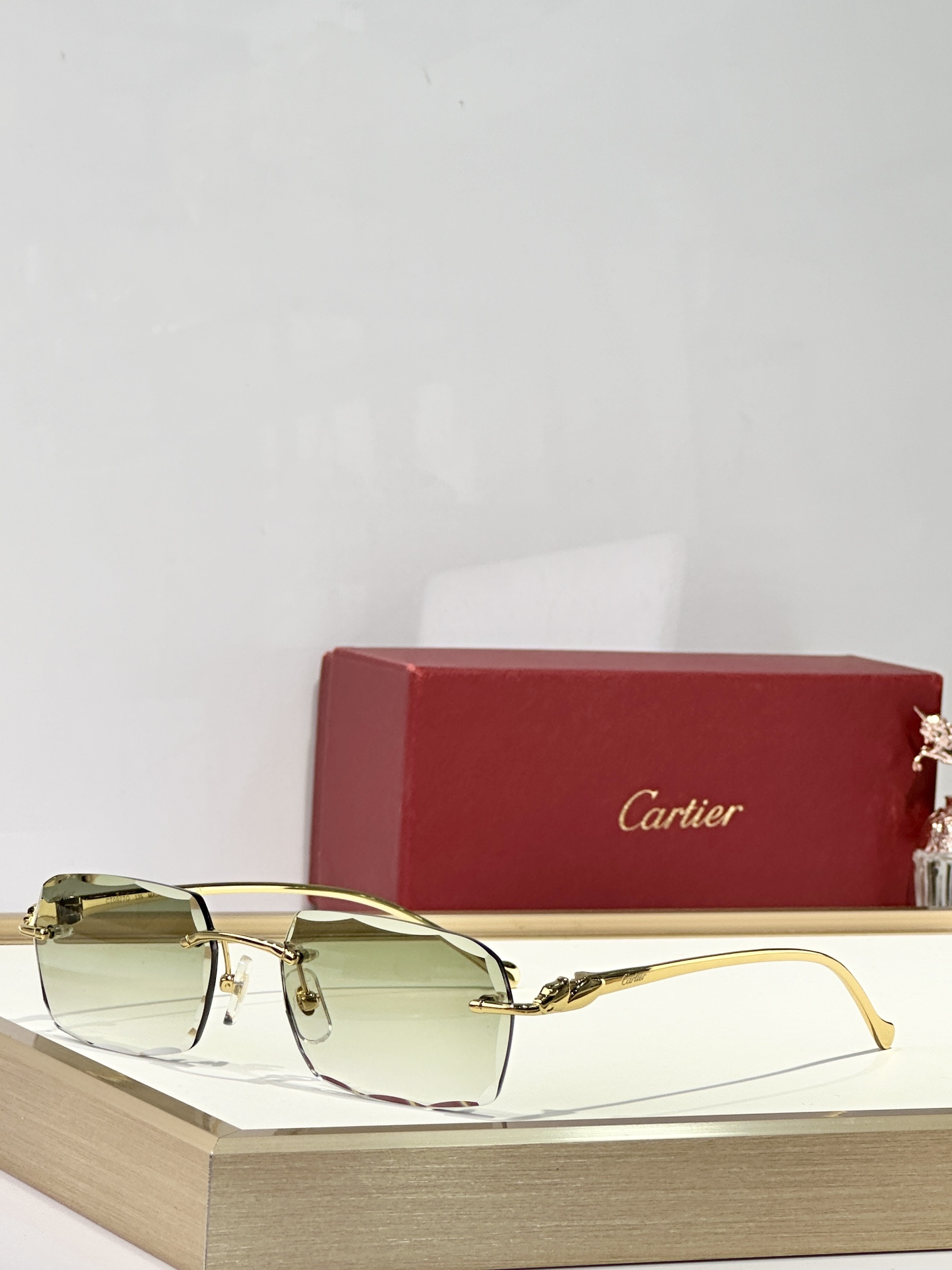  Cartier
MOD：CT0927O
Size：55口18 145

