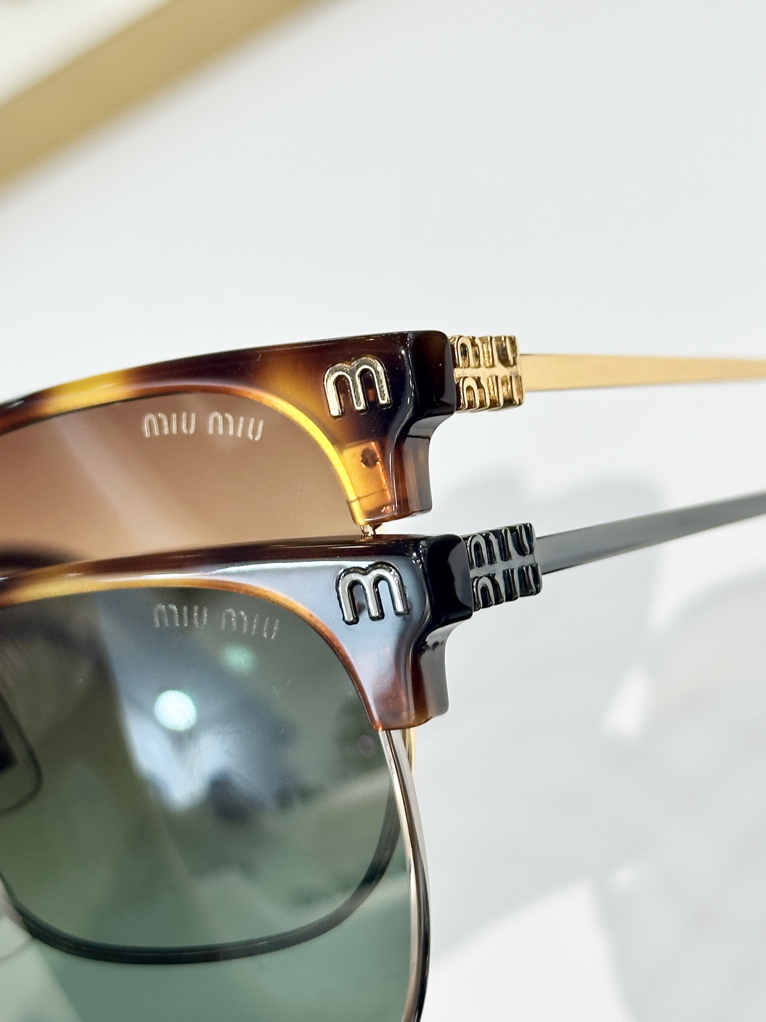  MIU MI*
MODELVMU 72ZS
SIZE：52口19-145
