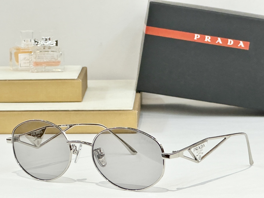  Prada 
MOD：SPR60Y 
size 57口18−140
