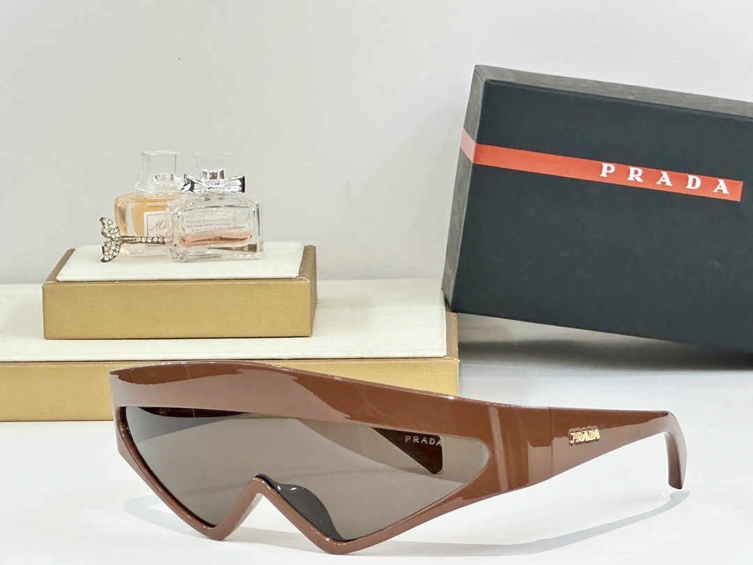 。PRADA
MOD：SPR B20S
Size：138口0 130
