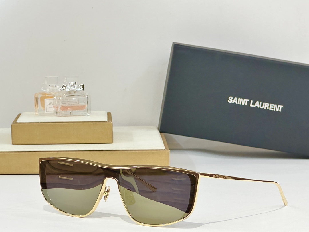  Saint Laurent
SL605
Size99口1-145
