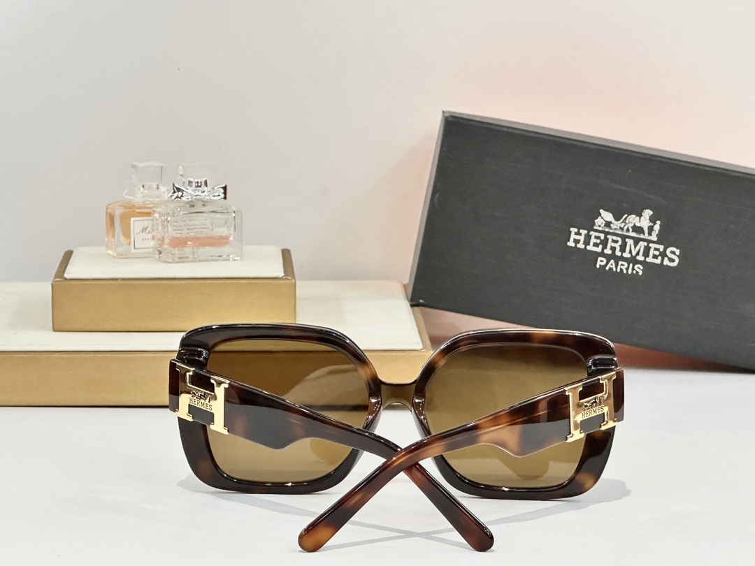  HERMES
MOD：HS1907
size：55-18-145
