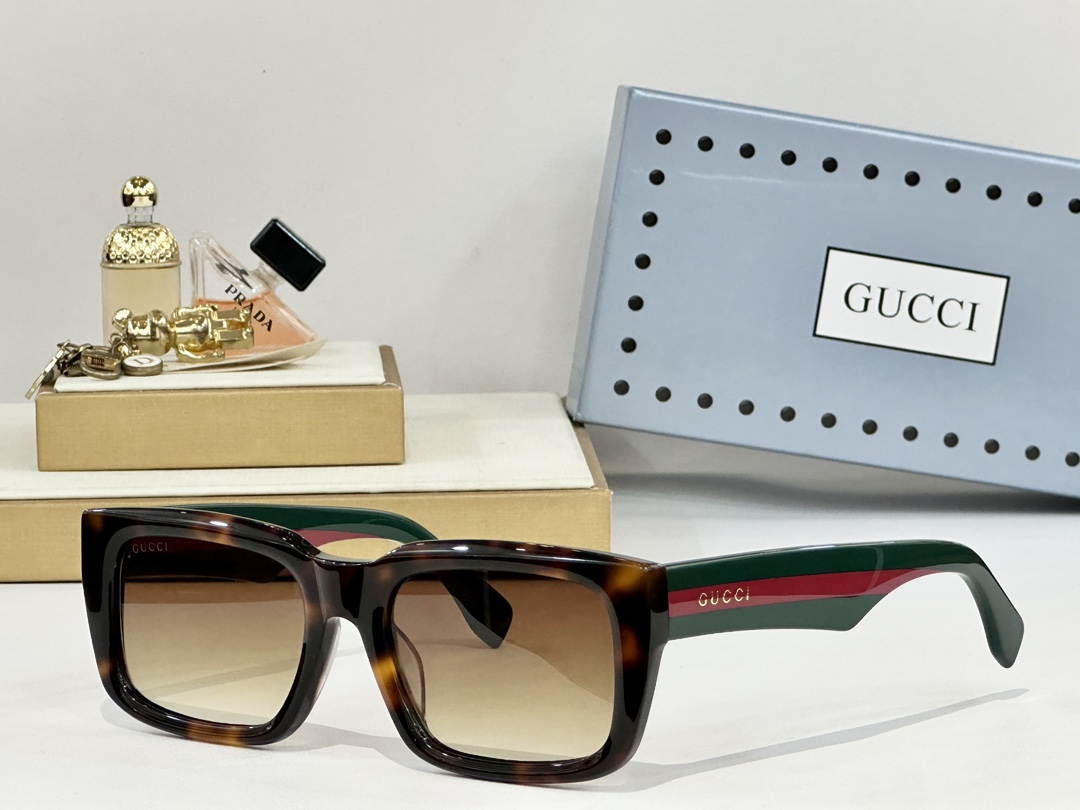  GUCC*
MODEL：GG1626
SIZE：51口22-145
