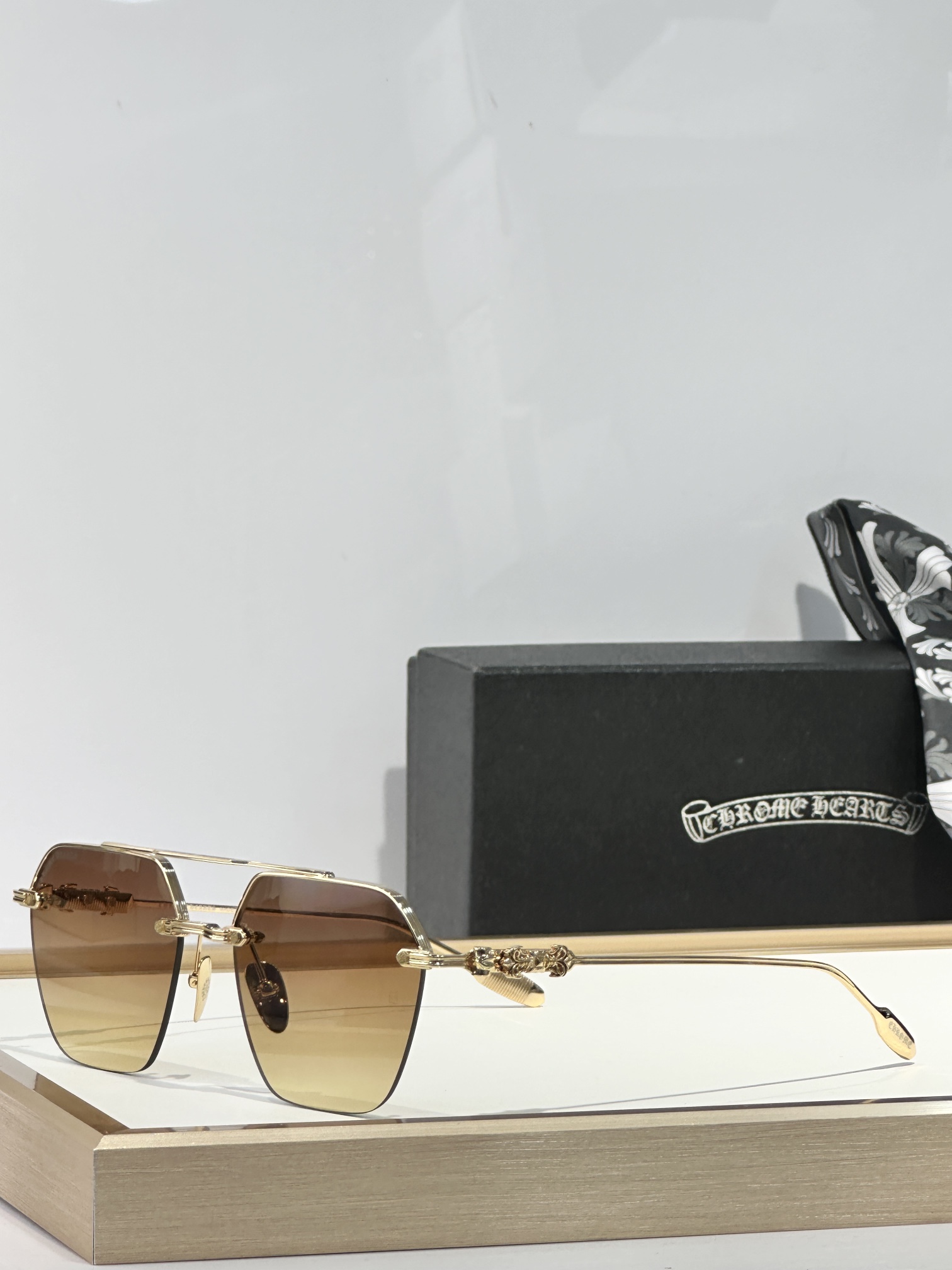  ChromeHearts 
MOD：MGP/GP
Size：58口18-147
