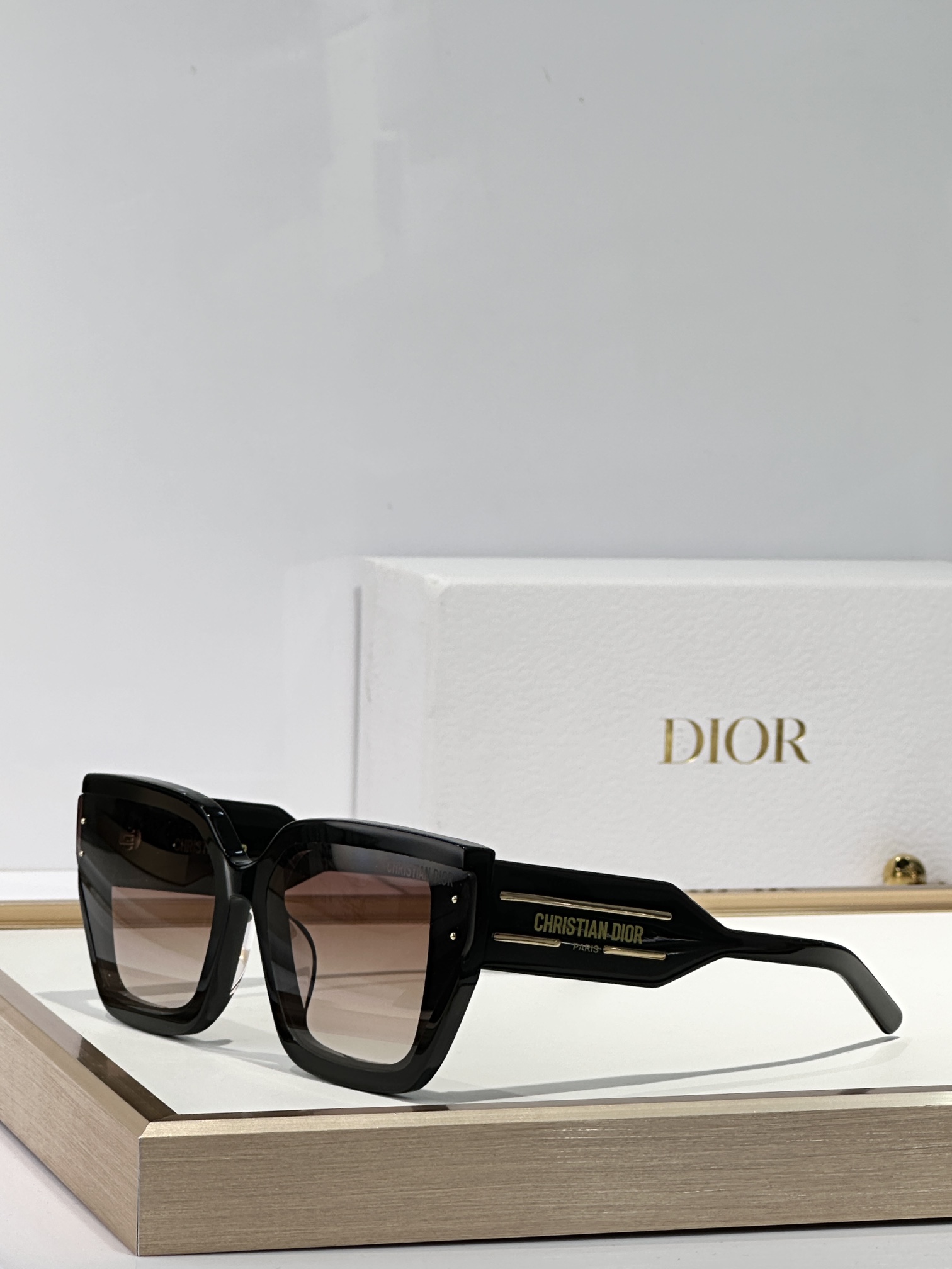  DIO*
Dior Tribales S14I
SIZE：64口19-140
