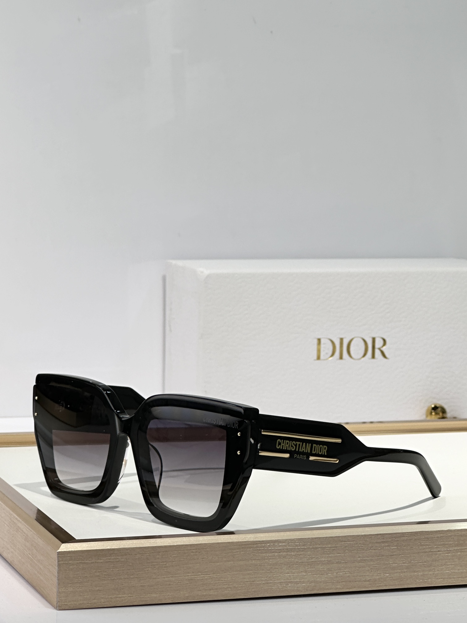  DIO*
Dior Tribales S14I
SIZE：64口19-140
