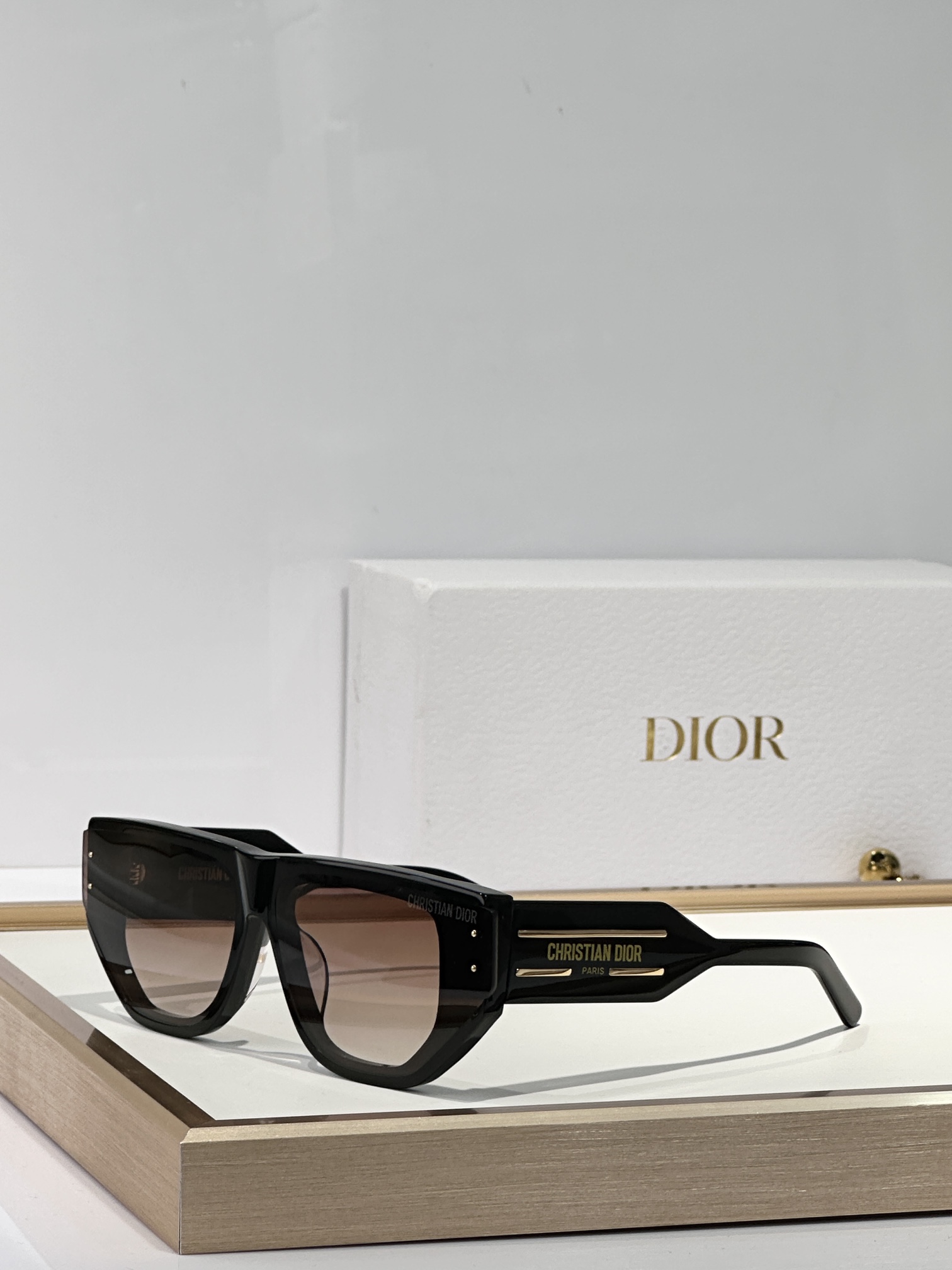  DIOR
MOD：Dior Tribales S15F
Size：66口14 140
