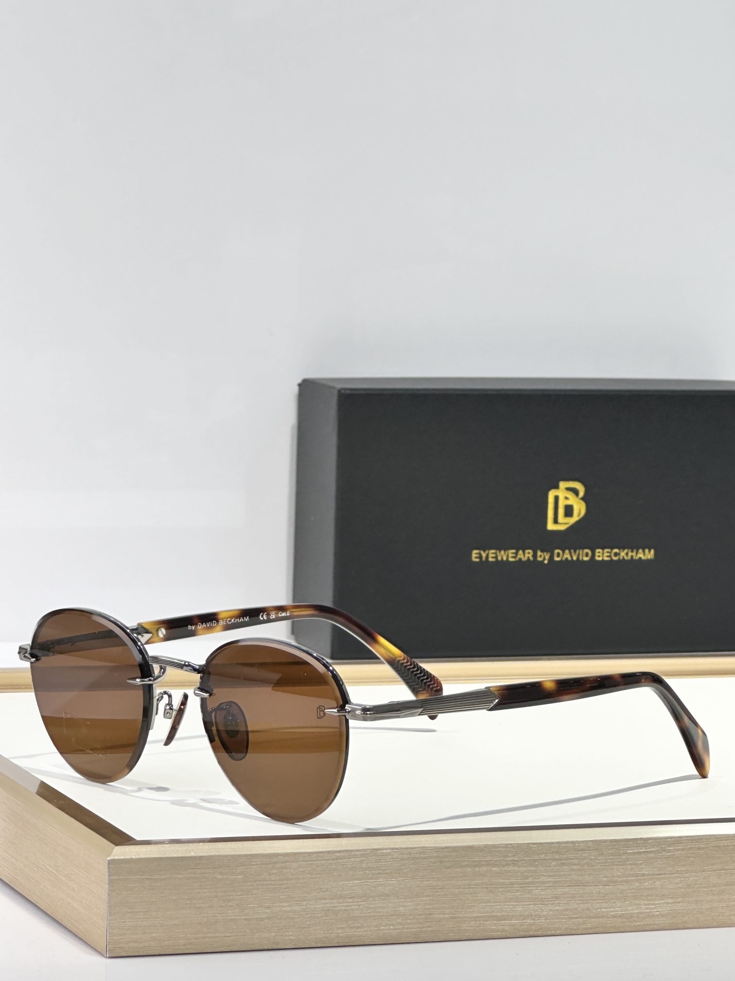  DAVID BECKHAM
MOD：DB 117/S
Size：51口20 145
