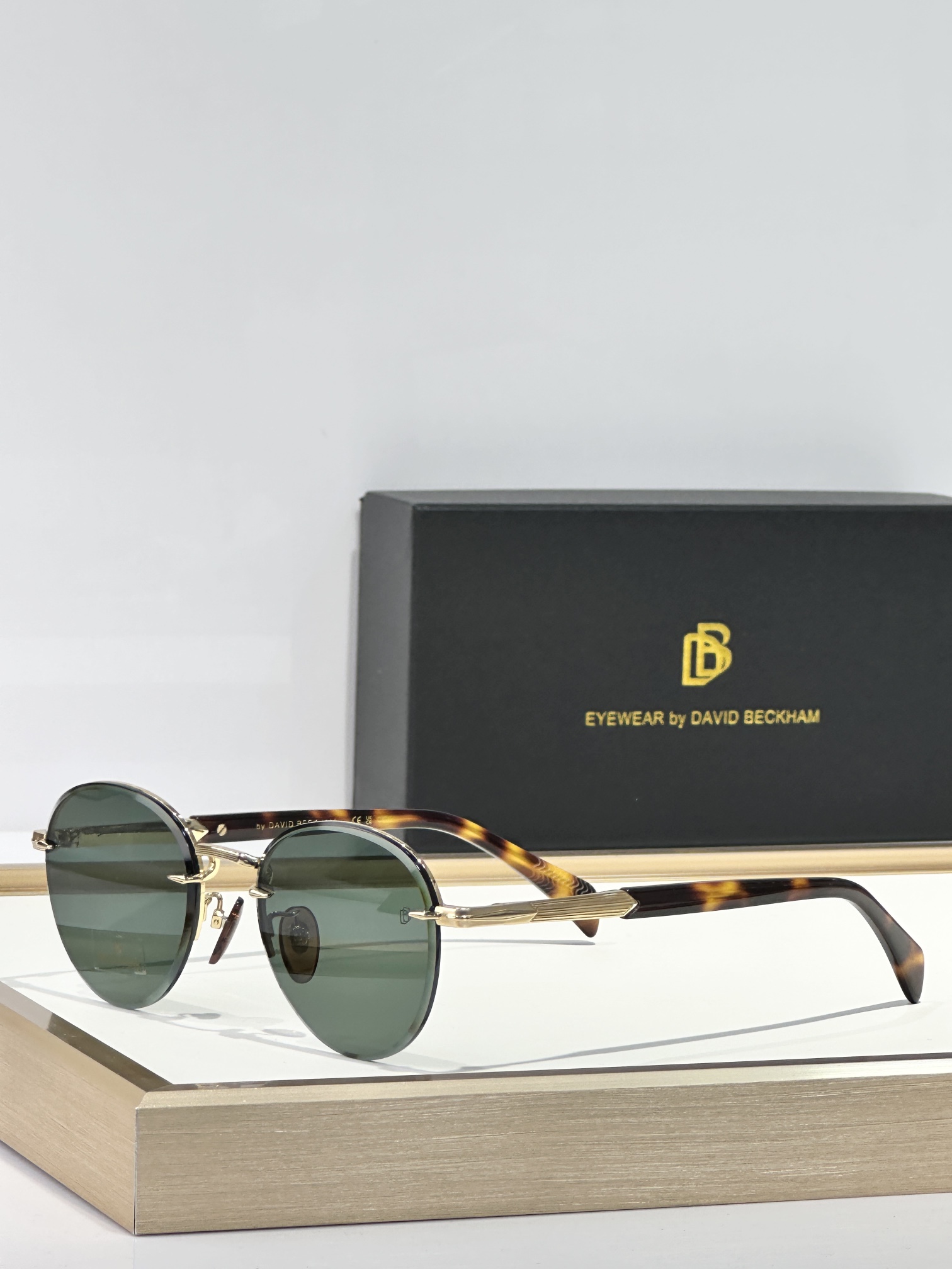  DAVID BECKHAM
MOD：DB 117/S
Size：51口20 145
