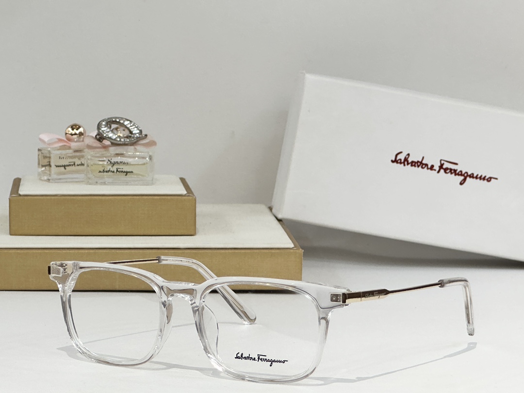  Ferragamo
MODEL：1586
SIZE：51口18-145
