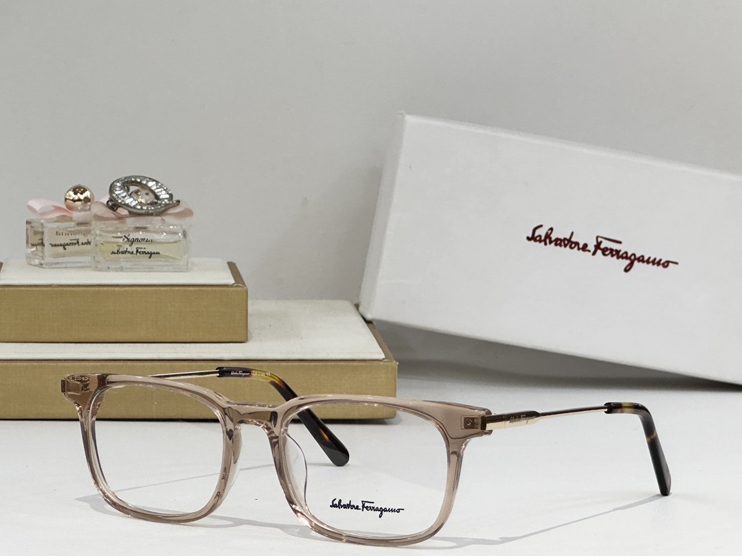  Ferragamo
MODEL：1586
SIZE：51口18-145
