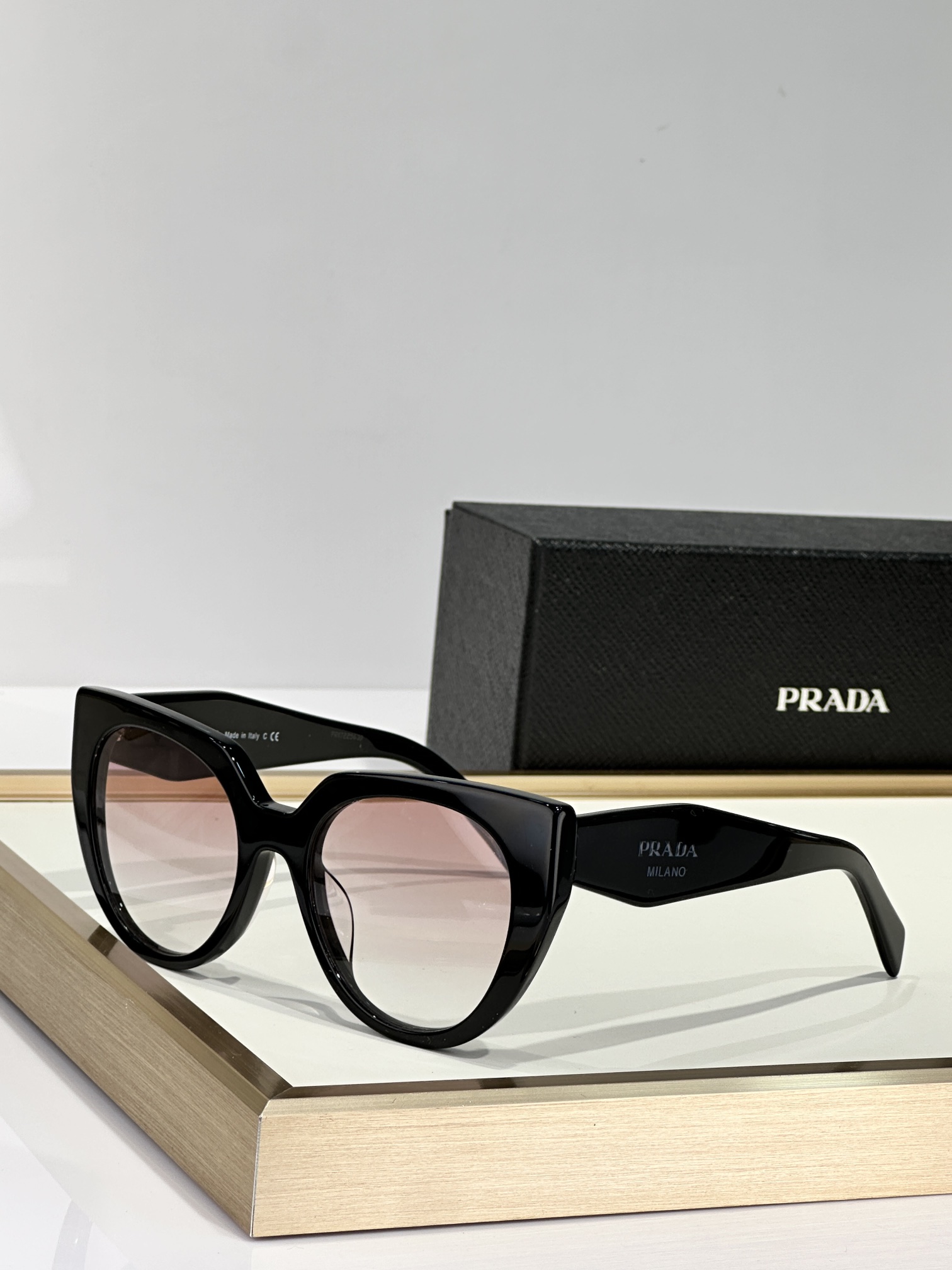  PRADA
MOD：PR14WS
Size：52口20 140
