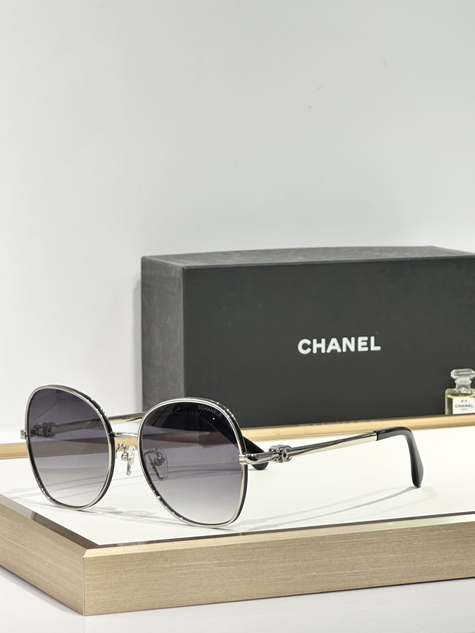  CHANE*
MODEL：2218
SIZE：55口17-140
