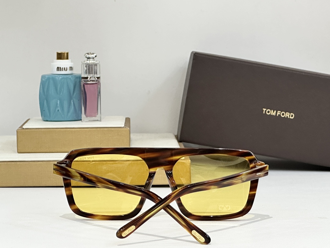。TOM FOR* 
Model FT1176
Size：56-15-145
