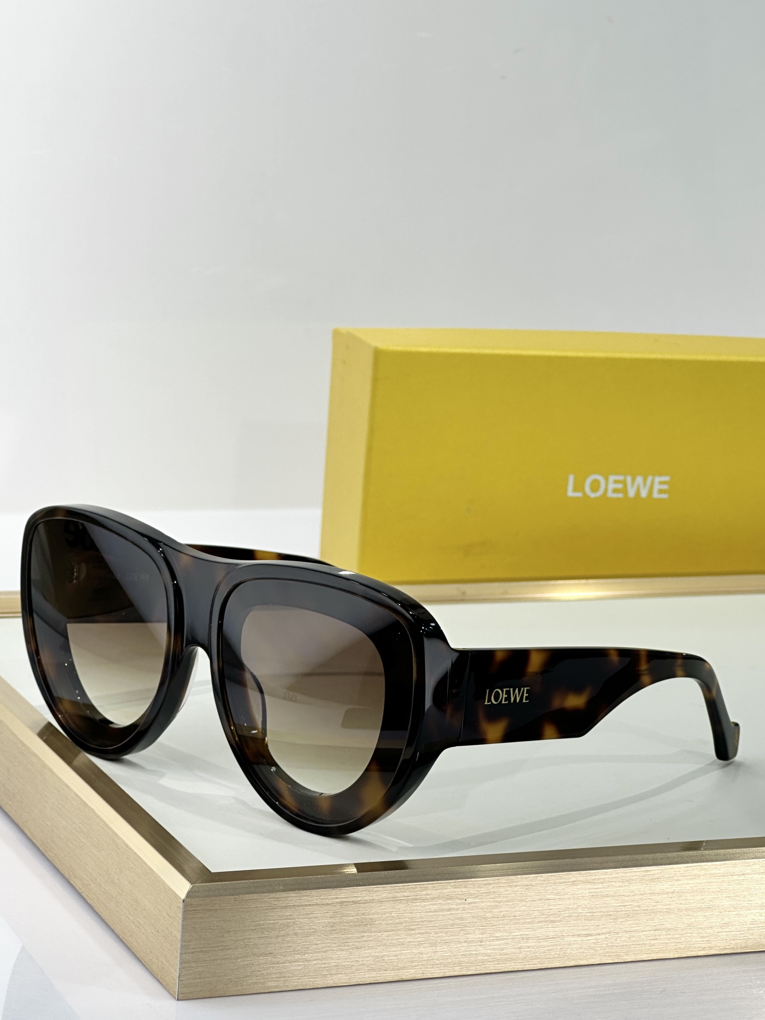  LOEWE
TOP QUALITY
MODEL：LW40170U
SIZE：  61 口16- 140