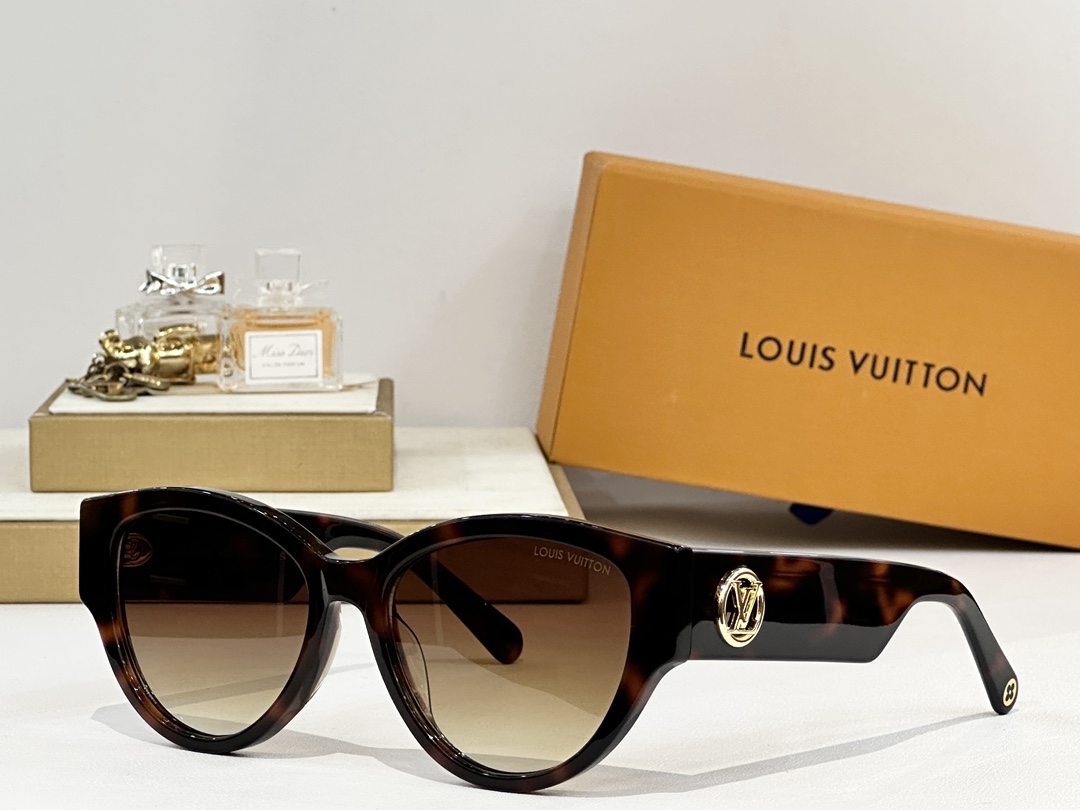  LOUIS VUITTO*
MODEL：Z2026
SIZE：55口17 145

