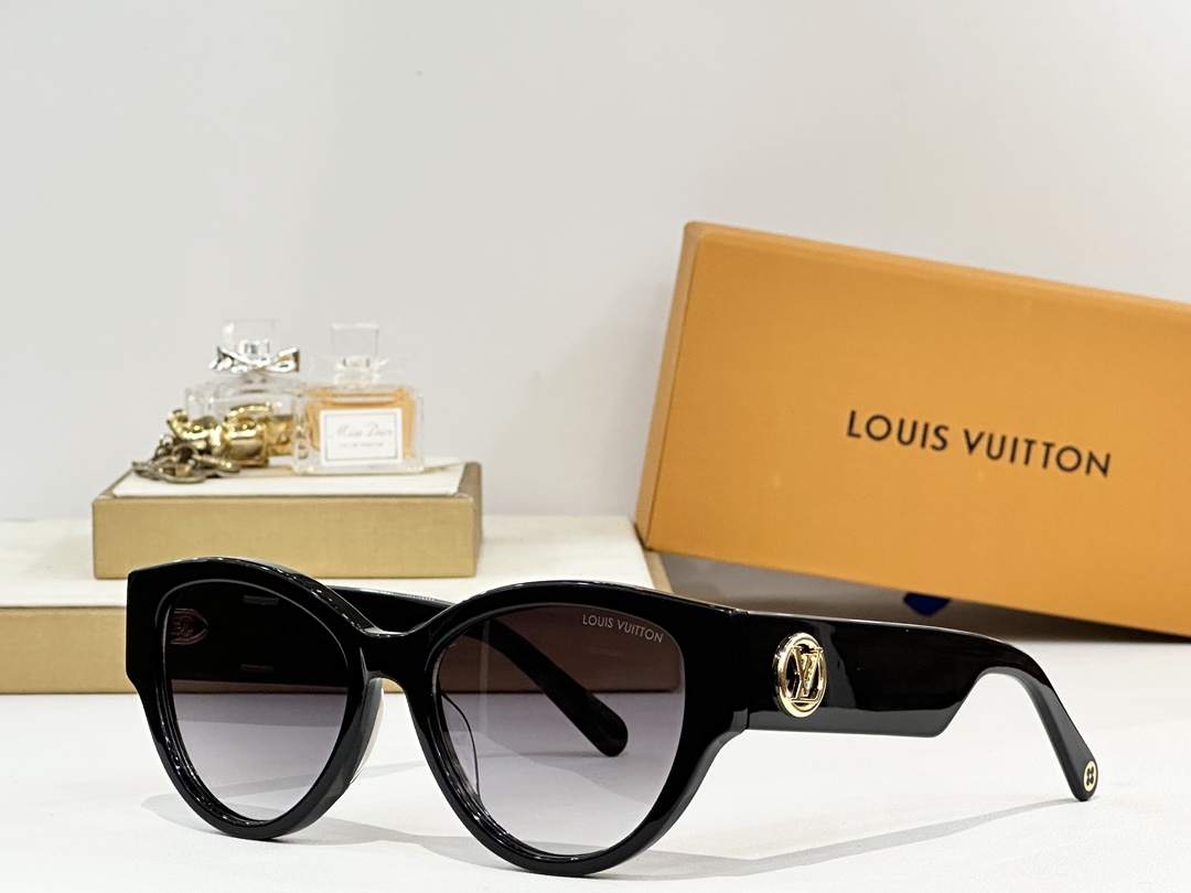  LOUIS VUITTO*
MODEL：Z2026
SIZE：55口17 145
