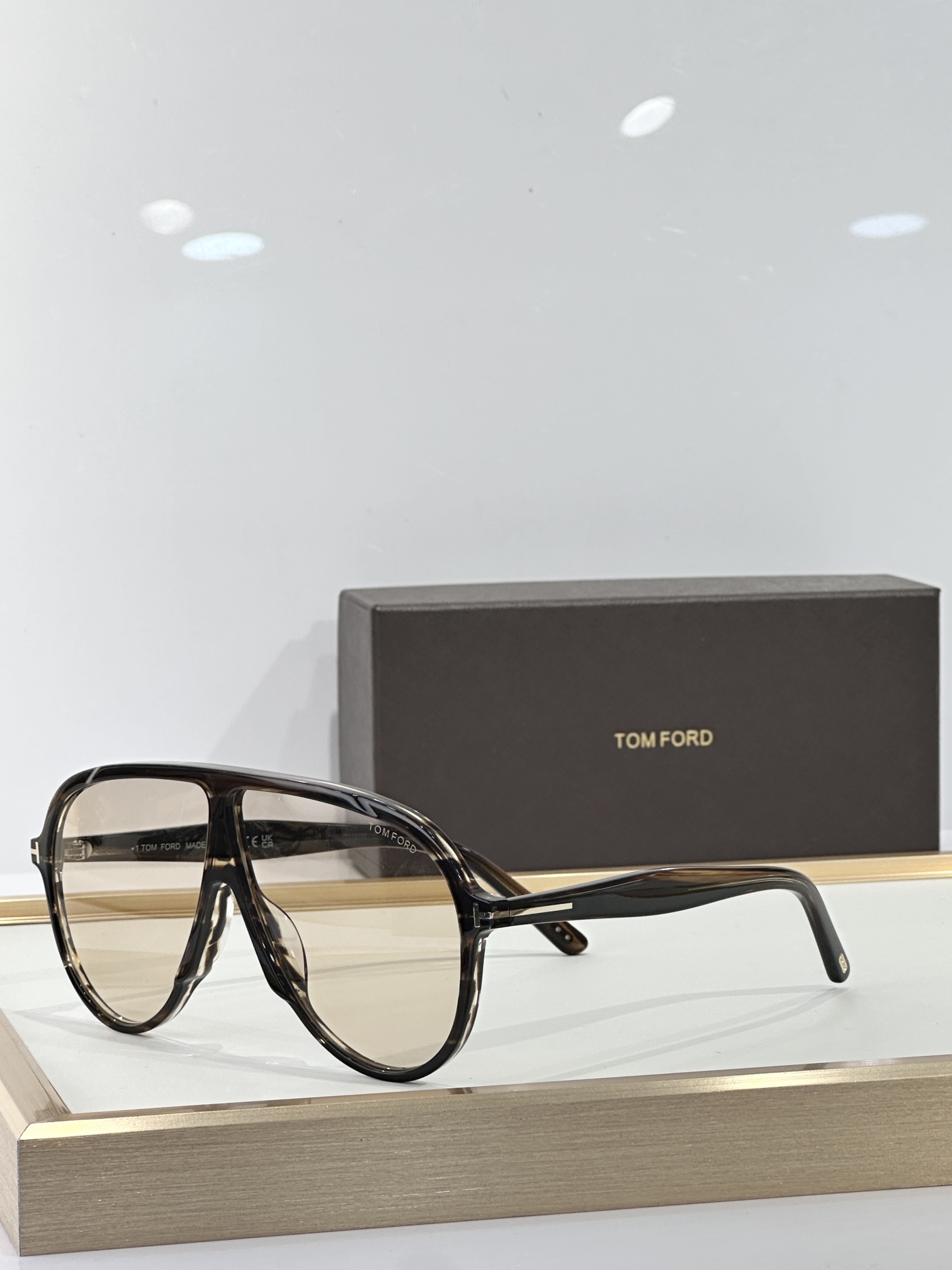 TOM FOR*
Mod：FT1211
SIZE 65-5-140
