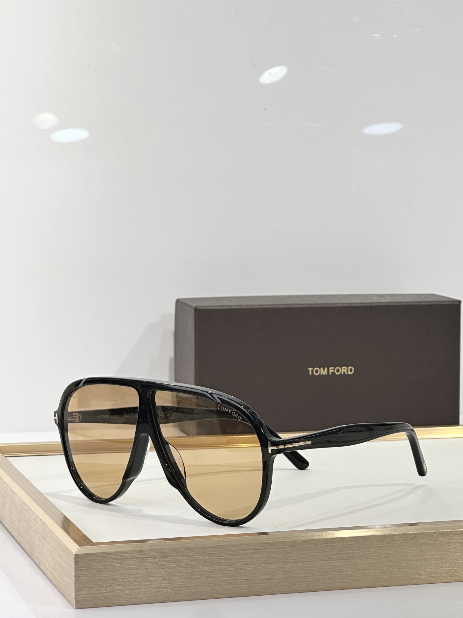  TOM FOR*
Mod：FT1211
SIZE 65-5-140
