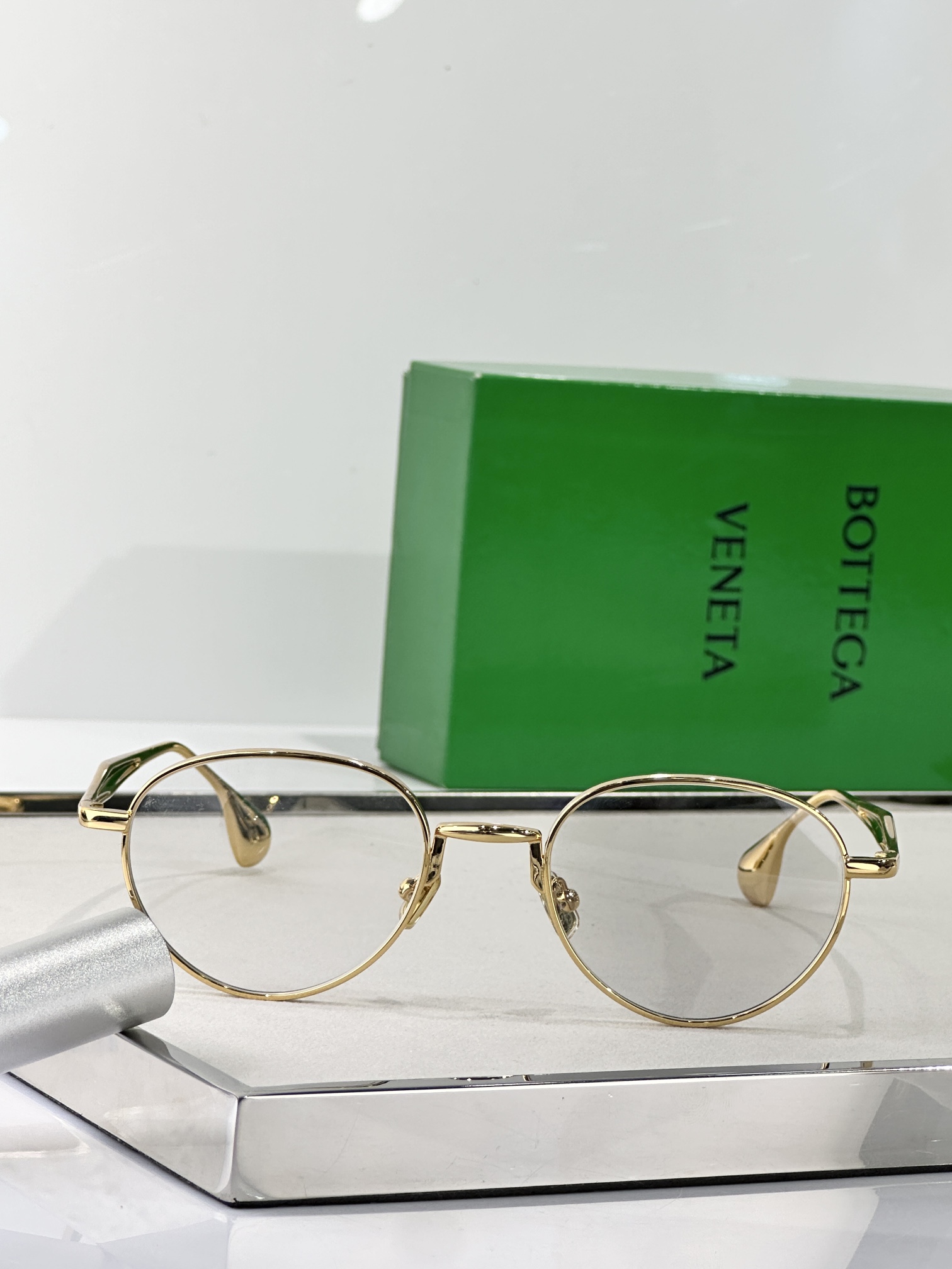  Bottega Venet*
MODEL：BV1396S
SIZE：55口22-140
Photo c