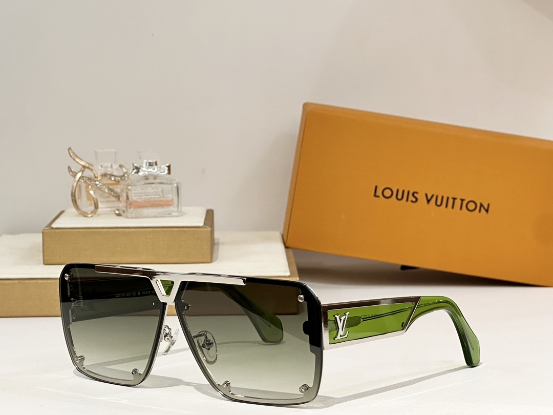 LOUIS VUITTO*
MODELZ2615U
SIZE70口13-150
