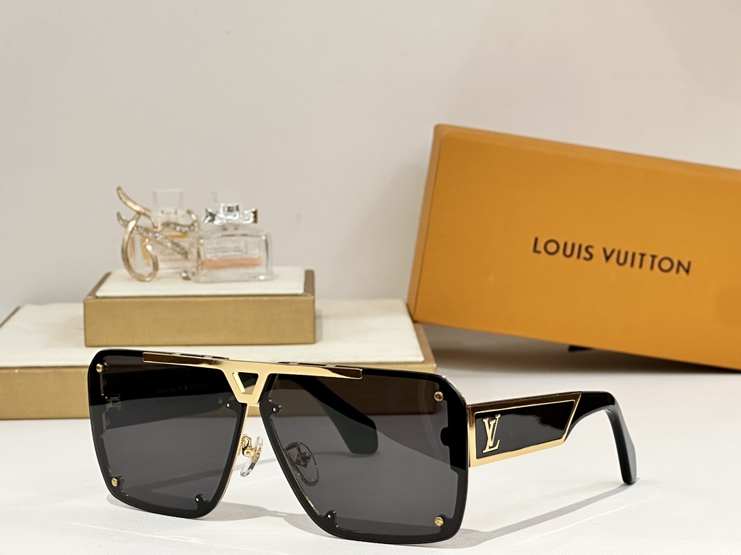 LOUIS VUITTO*
MODELZ2615U
SIZE70口13-150
