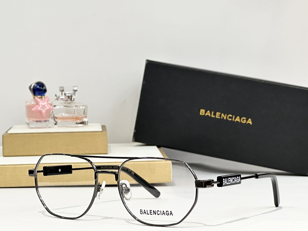  BALENCIAG*巴黎*世家
MODEL：BB0117O
SIZE：57口18-145
