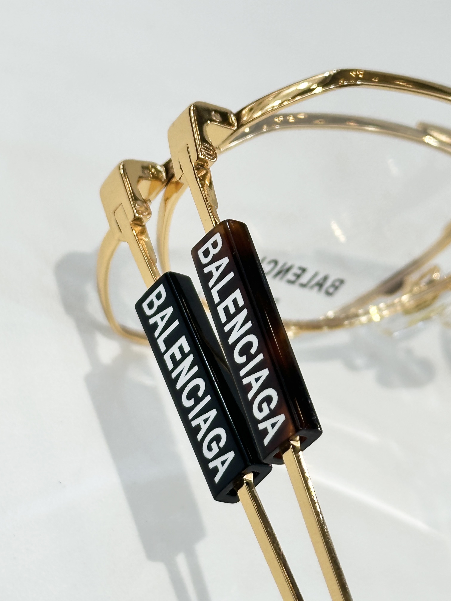  BALENCIAG*巴黎*世家
MODEL：BB0117O
SIZE：57口18-145
