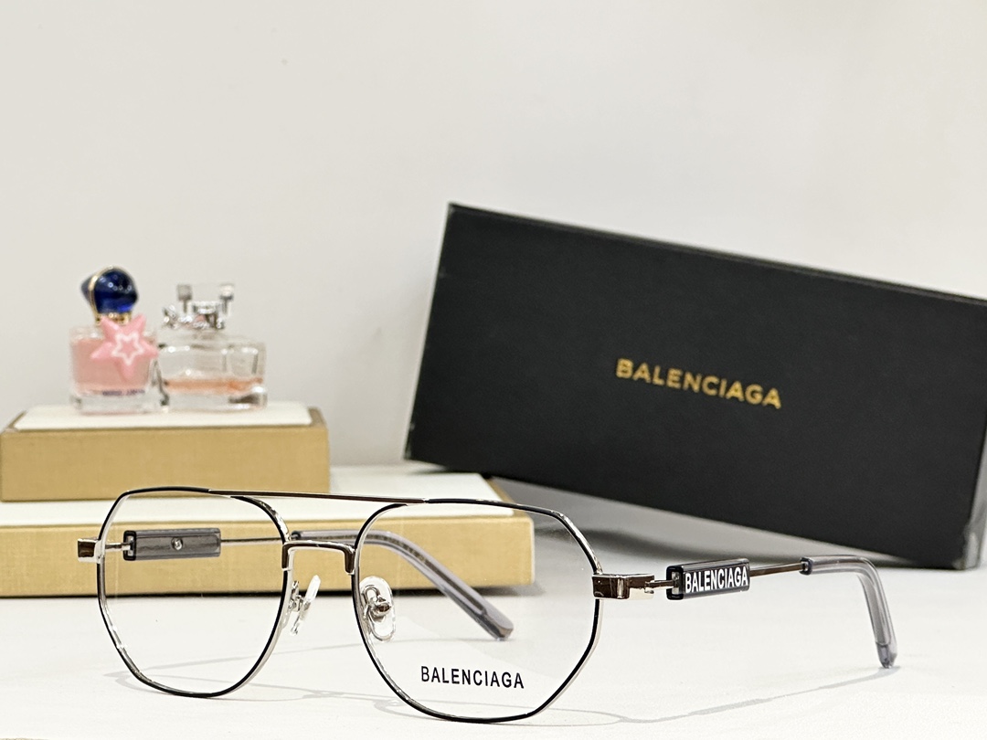  BALENCIAG*巴黎*世家
MODEL：BB0117O
SIZE：57口18-145
