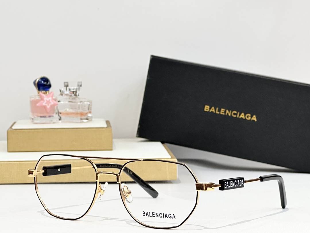  BALENCIAG*巴黎*世家
MODEL：BB0117O
SIZE：57口18-145
