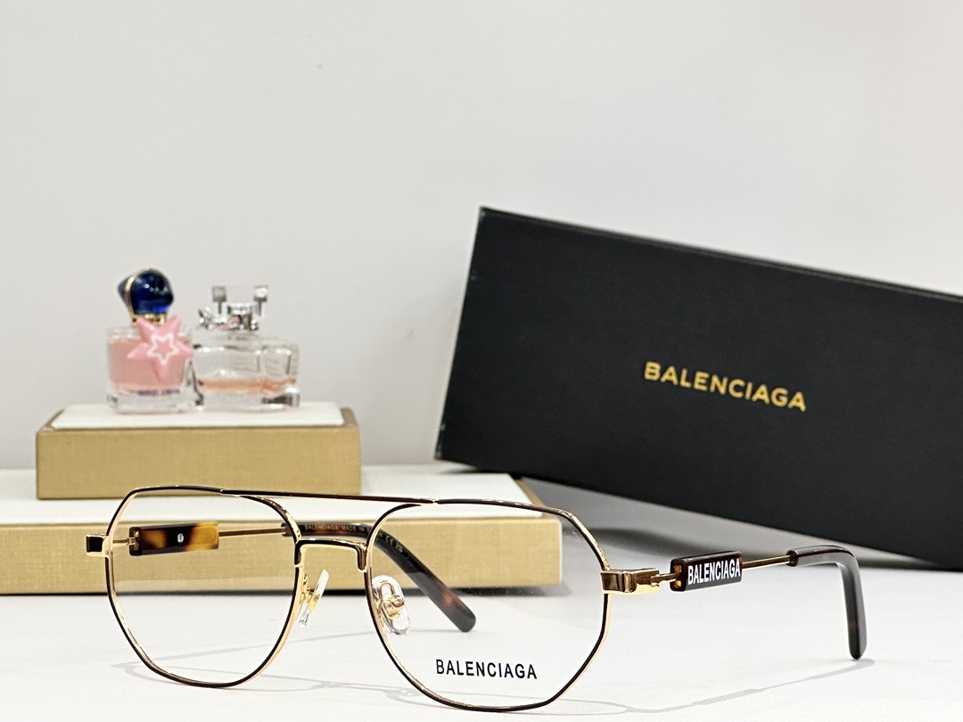  BALENCIAG*巴黎*世家
MODEL：BB0117O
SIZE：57口18-145
