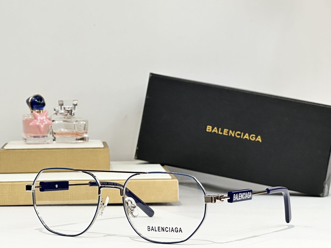  BALENCIAG*巴黎*世家
MODEL：BB0117O
SIZE：57口18-145
