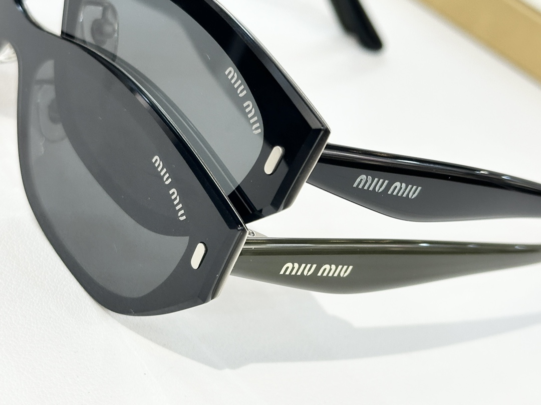  MIU MI*
MOD：SMU 57WS
Size：144口0-152
