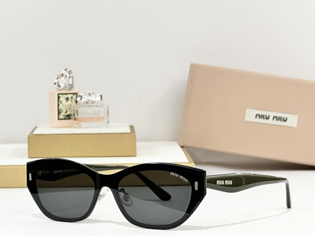  MIU MI*
MOD：SMU 57WS
Size：144口0-152
